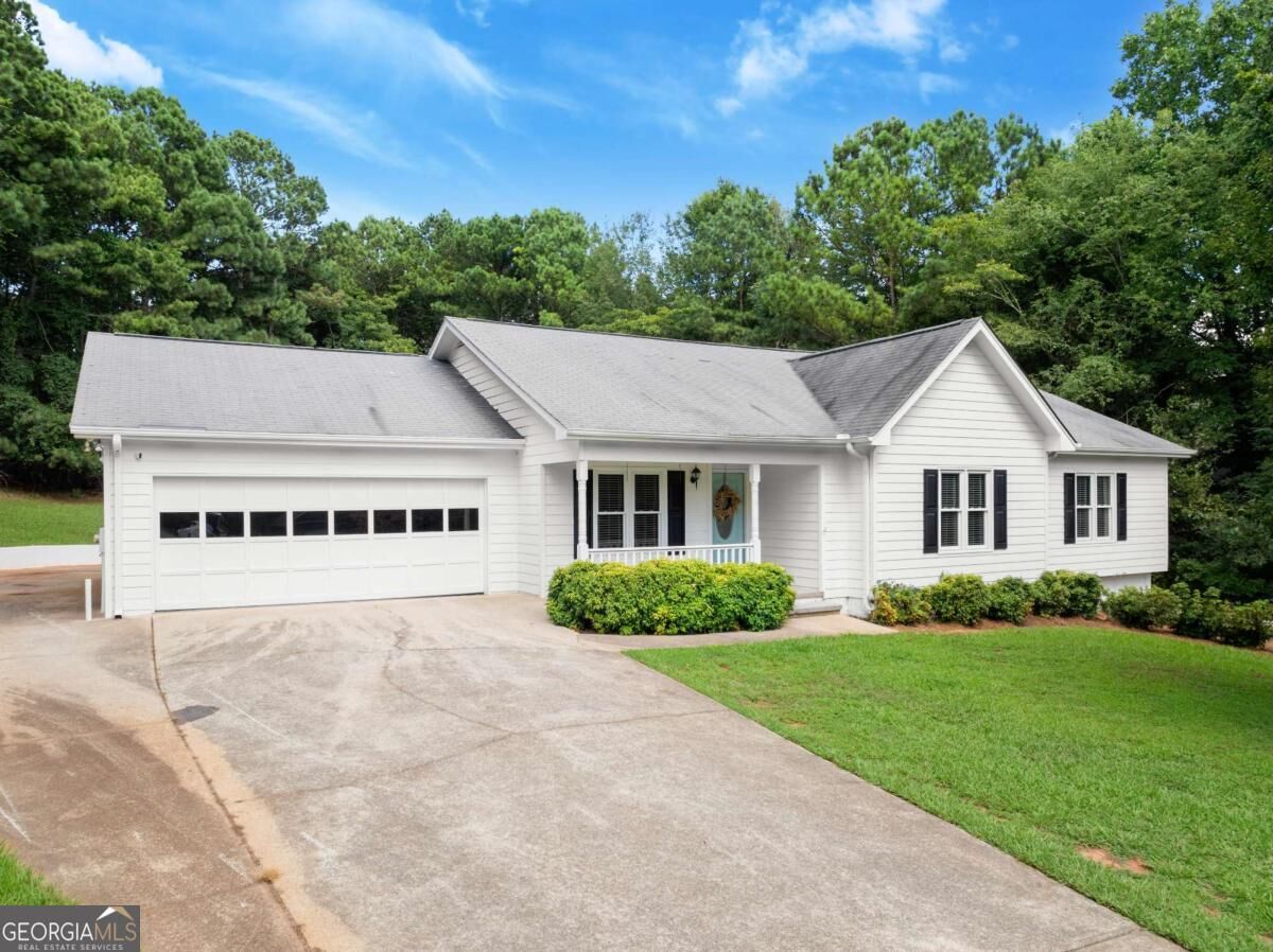Property Photo: 5409 Hulsey Circle GA 30504