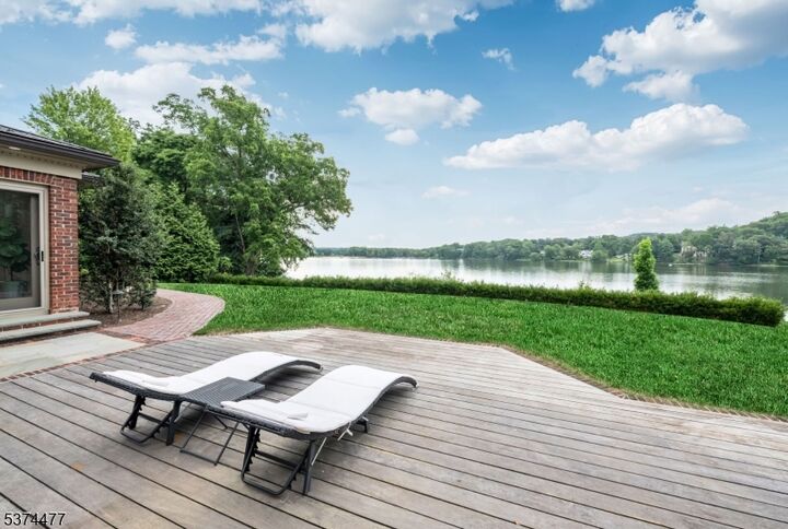 Property Photo:  311 Algonquin Rd  NJ 07417 