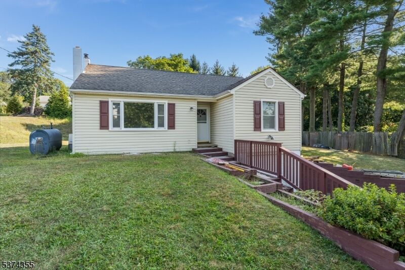 Property Photo:  4 Lingert Ave  NJ 08809 
