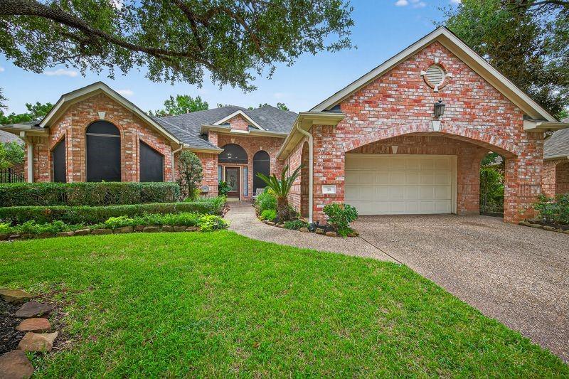 Property Photo: 38 Kelliwood Courts Circle TX 77450