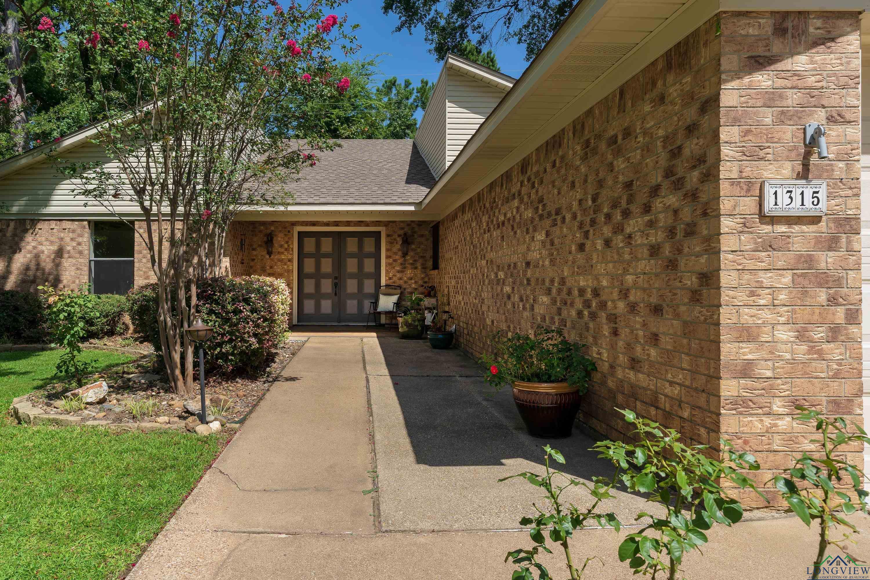 Property Photo: 1315 Tiffany Lane TX 75604