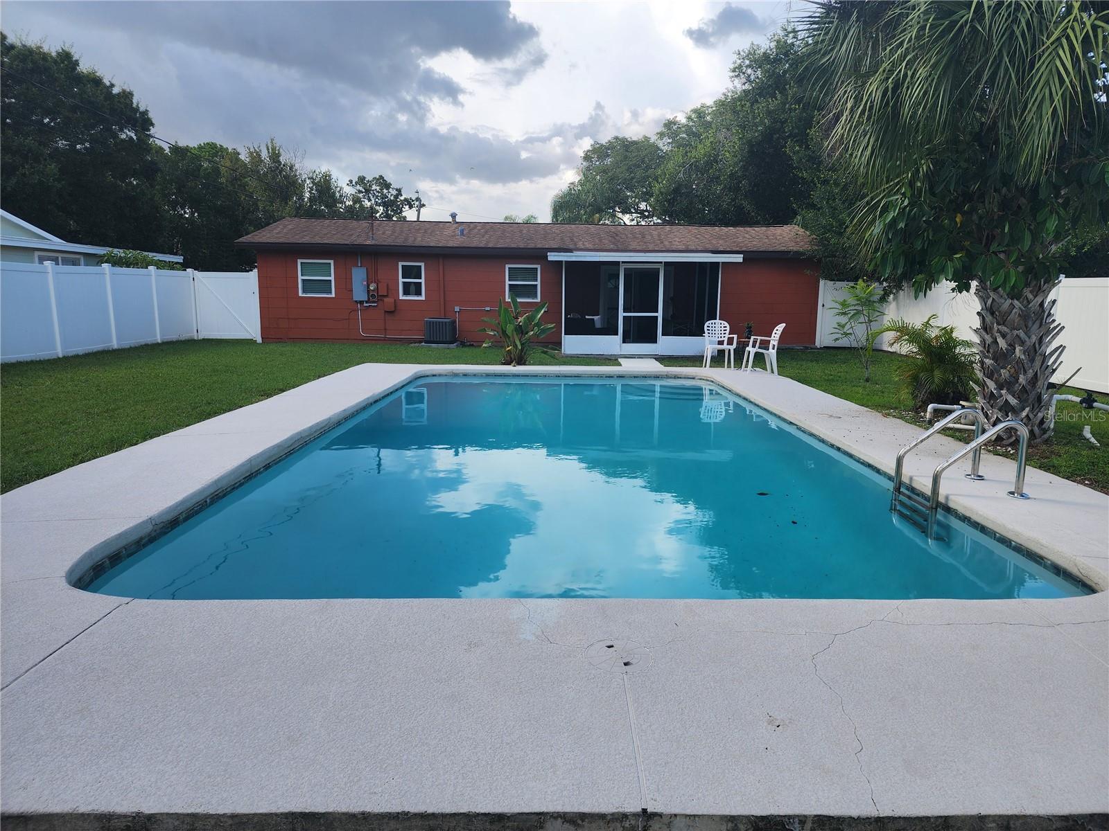 Property Photo: 1118 60th Avenue N FL 33703
