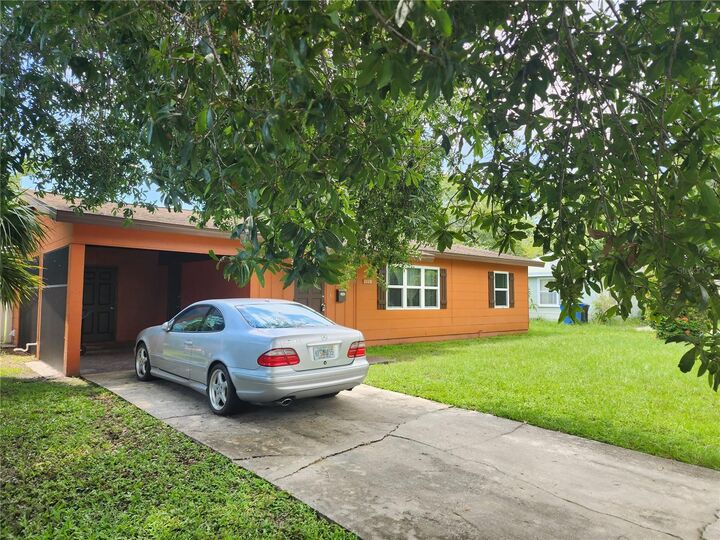 Property Photo:  1118 60th Avenue N  FL 33703 