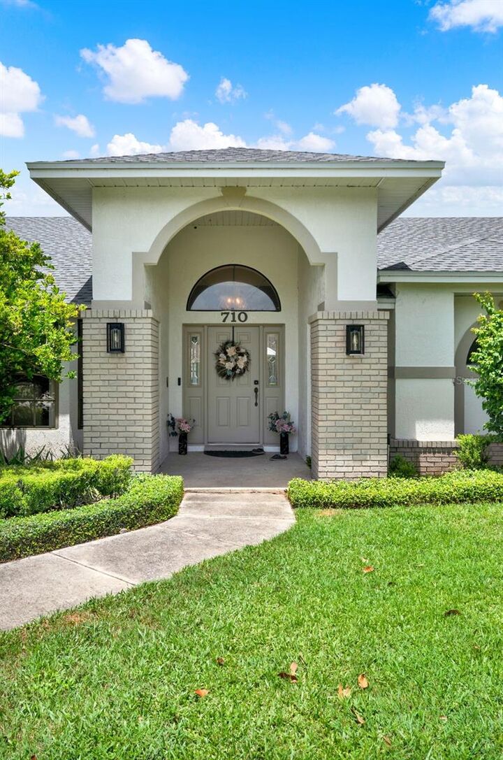 Property Photo: 710 Heritage Drive NE FL 33881