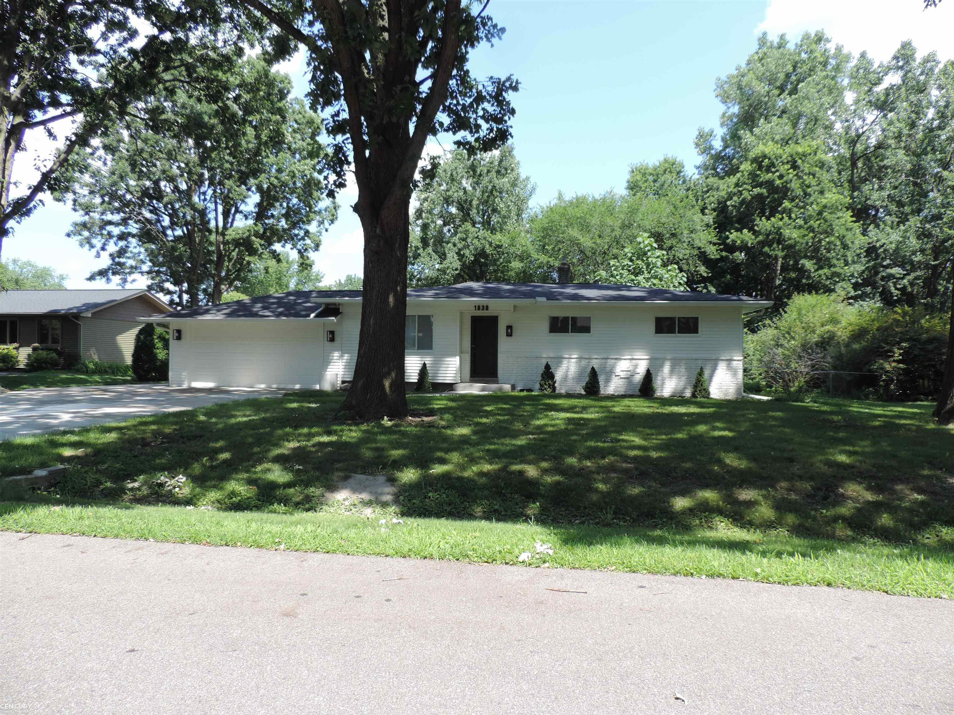 Property Photo: 1838 Alsdorf Avenue MI 48309