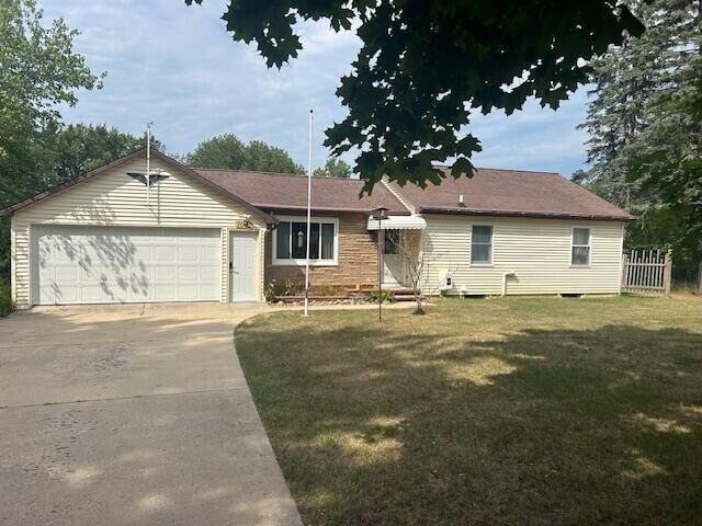 Property Photo: 1045 N 4th Avenue MI 49307