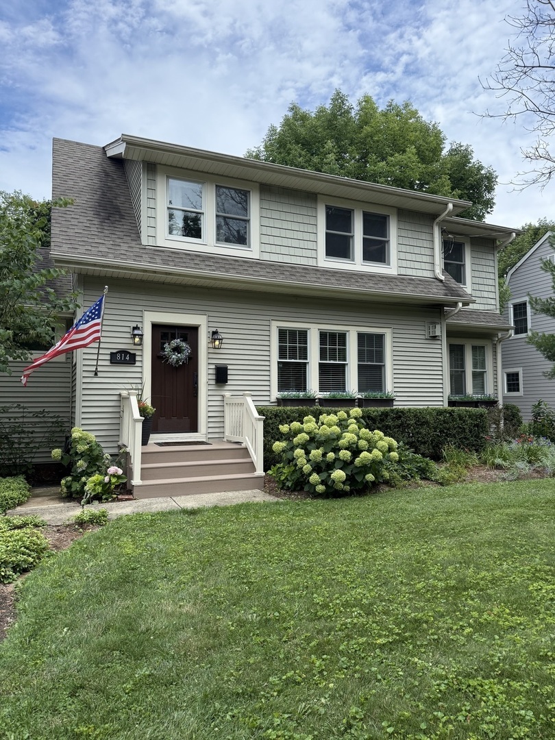 814 S 7th Street  St. Charles IL 60174 photo