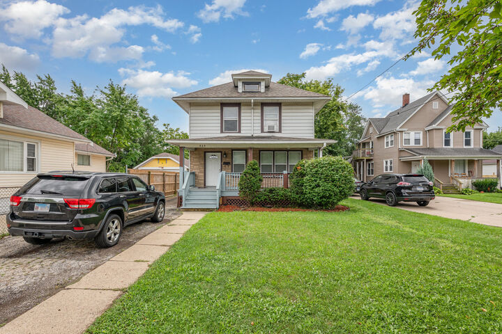 Property Photo: 933 Claim Street IL 60505