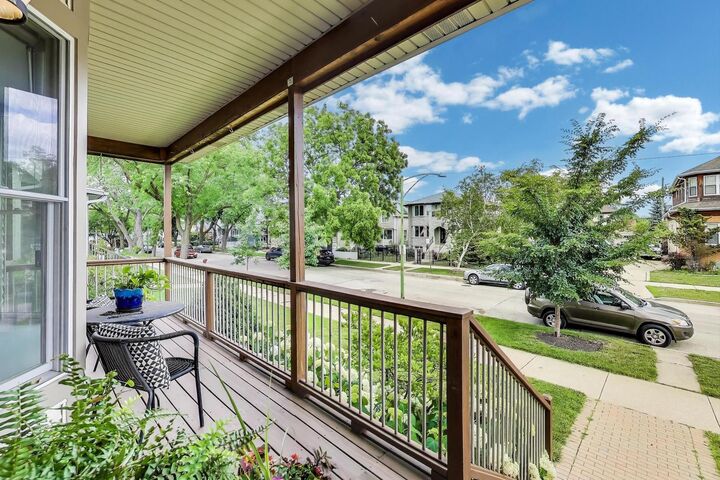 Property Photo: 4124 N Kenneth Avenue IL 60641