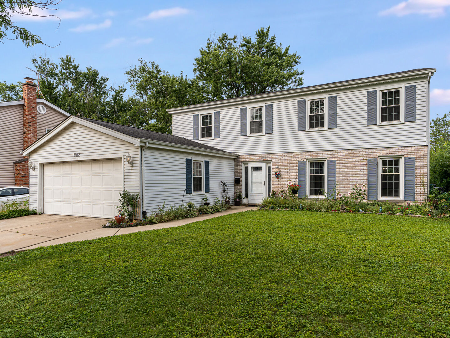 Property Photo:  1012 Apple Lane  IL 60148 