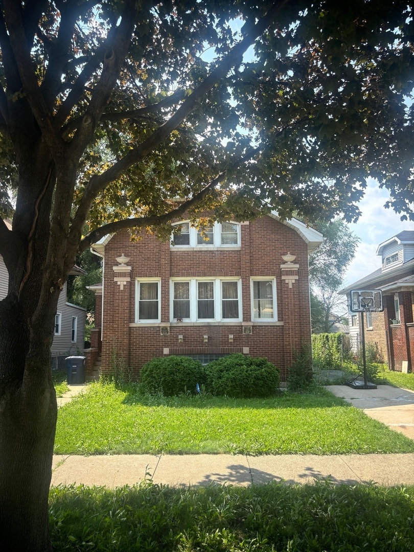Property Photo: 1822 S 7th Avenue S IL 60153