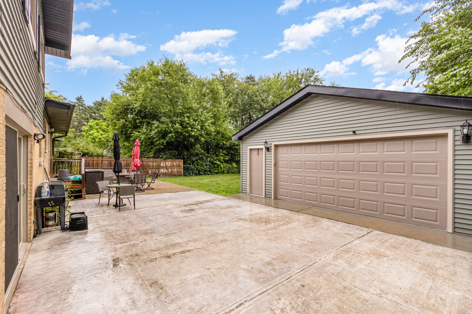 Property Photo:  740 W Fitzhenry Court  IL 60425 