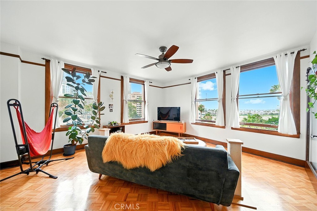 Property Photo: 455 E Ocean Boulevard 401 CA 90802
