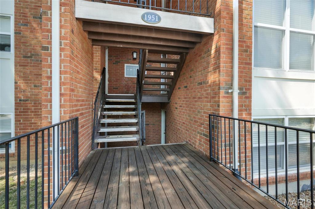 Property Photo: 1951 Greenpoint Drive 103 MO 63122