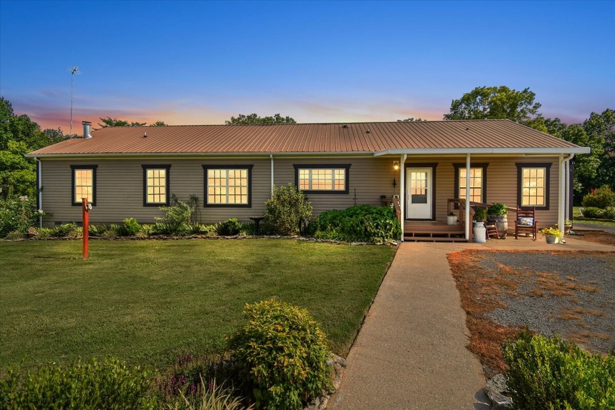 Property Photo: 7941 Manus Rd TN 37149