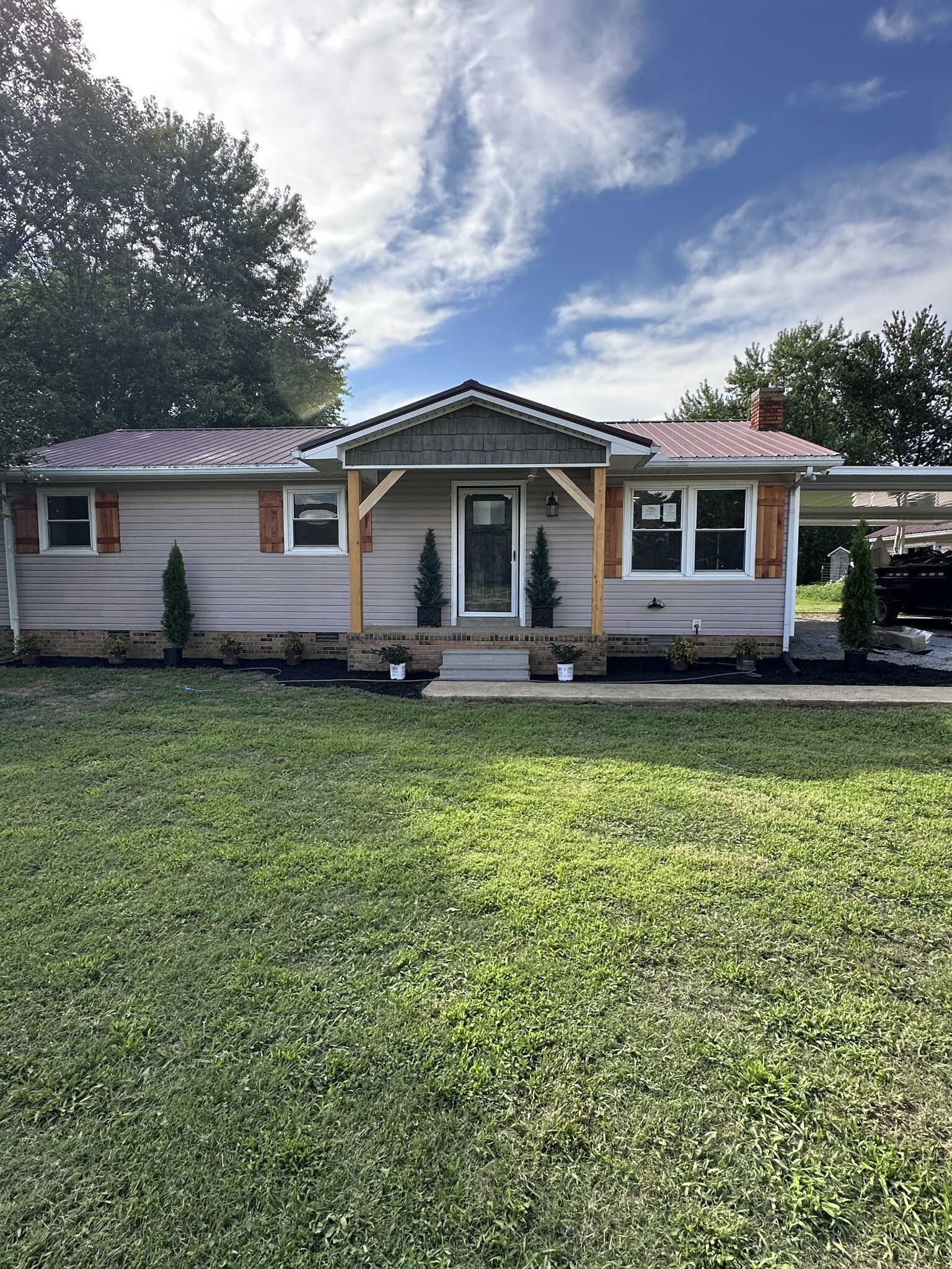 Property Photo: 1800 Grandaddy Rd TN 38464