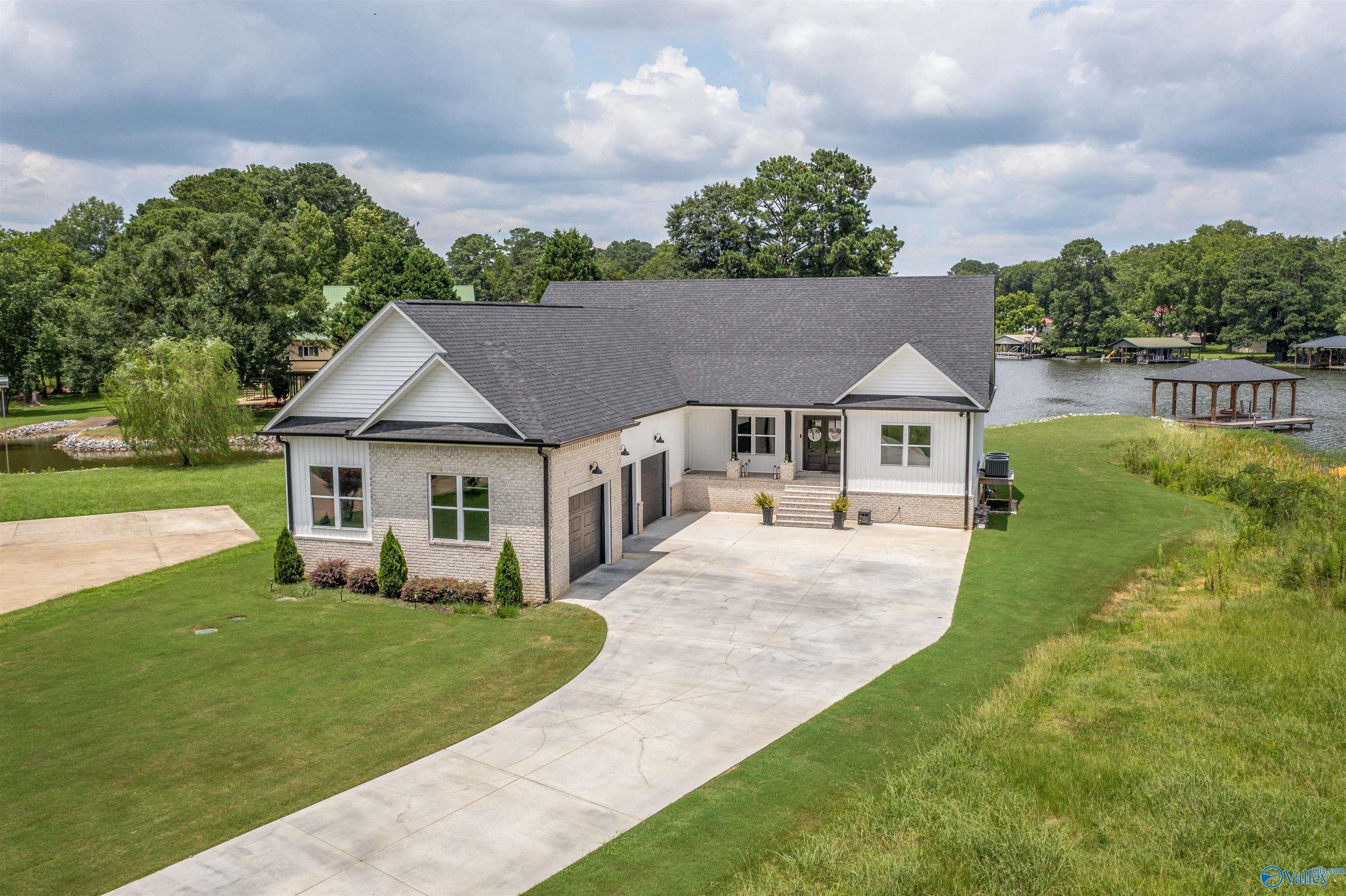 312 Camden Cove Point  Gadsden AL 35903 photo
