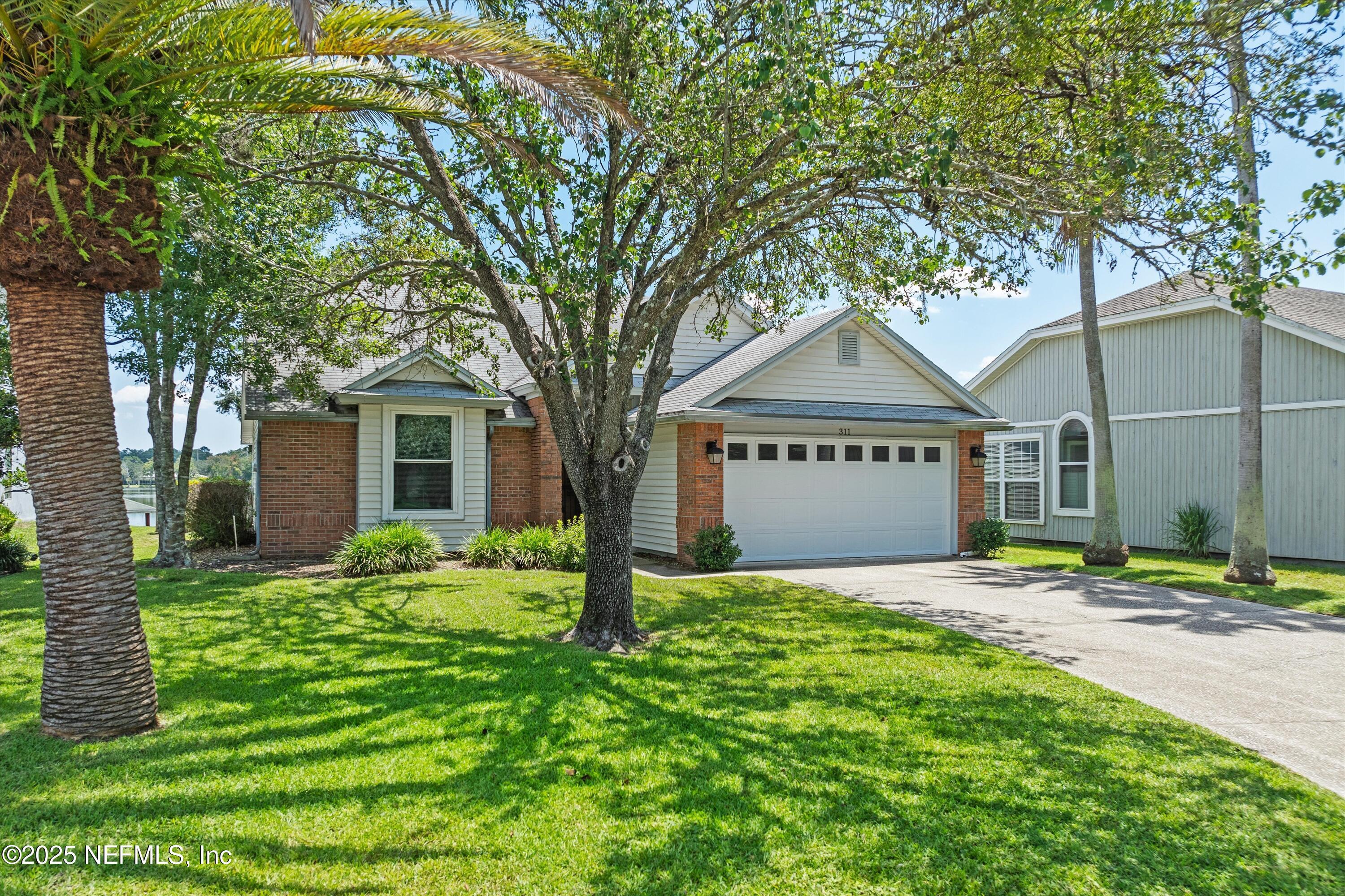 Property Photo: 311 Lake Bluff Court FL 32073