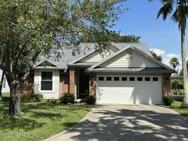 Property Photo: 311 Lake Bluff Court FL 32073