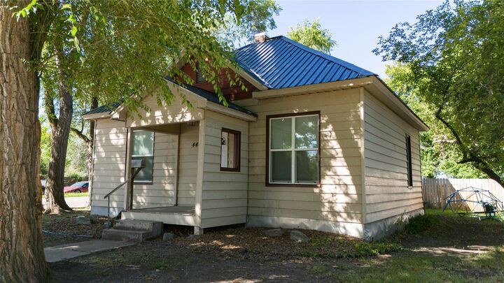 Property Photo:  446 8th Avenue W  MT 59901 