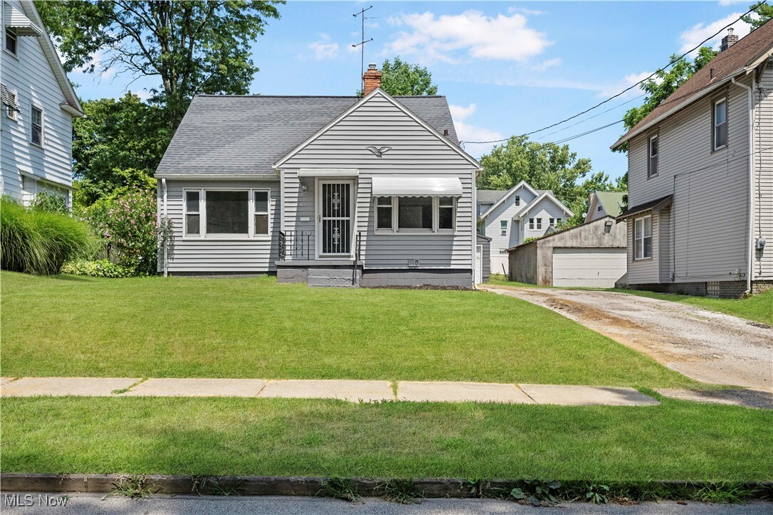 Property Photo:  1001 Emma Avenue  OH 44302 
