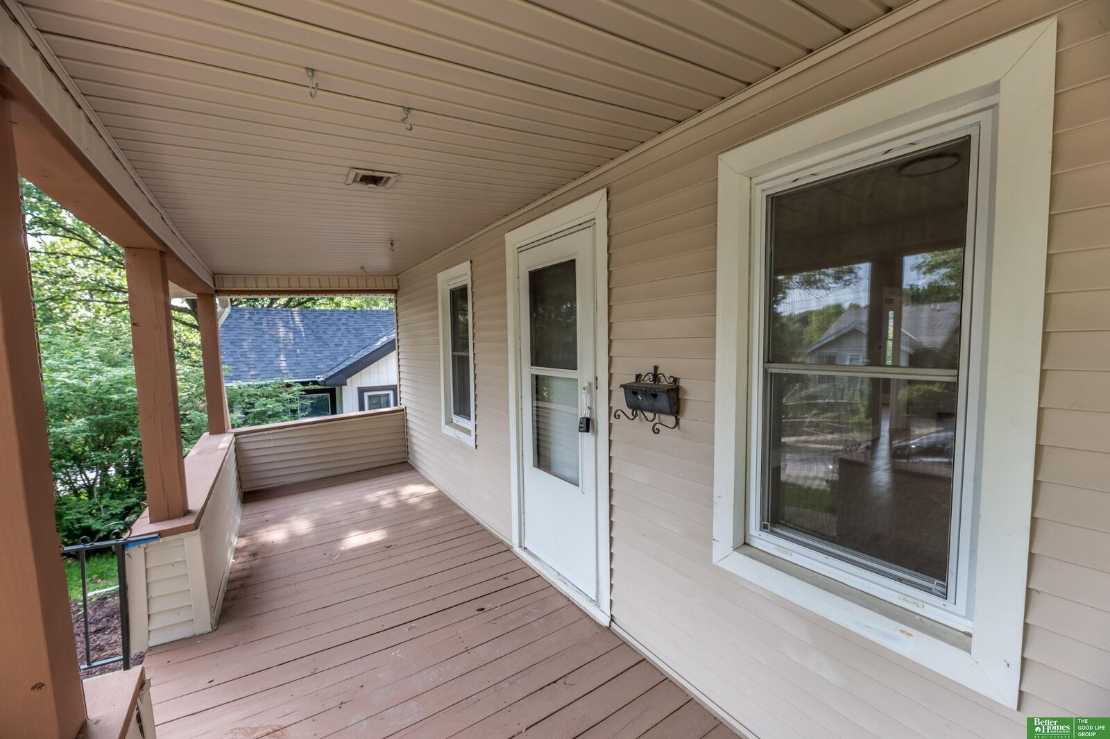 Property Photo: 5515 Hickory Street NE 68106