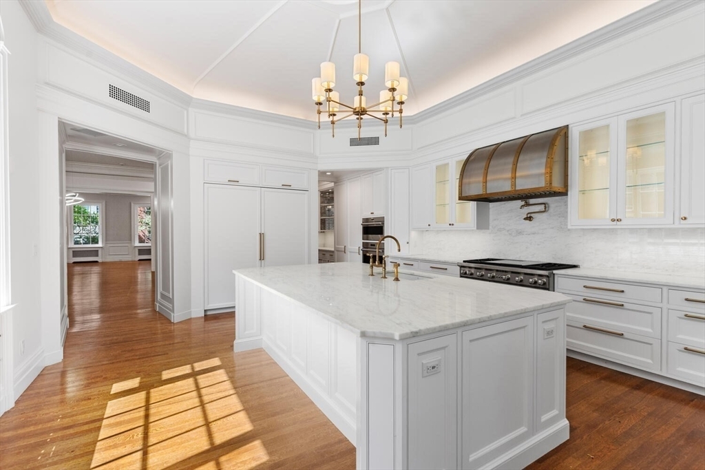 Property Photo:  20 Chestnut Street 1  MA 02108 