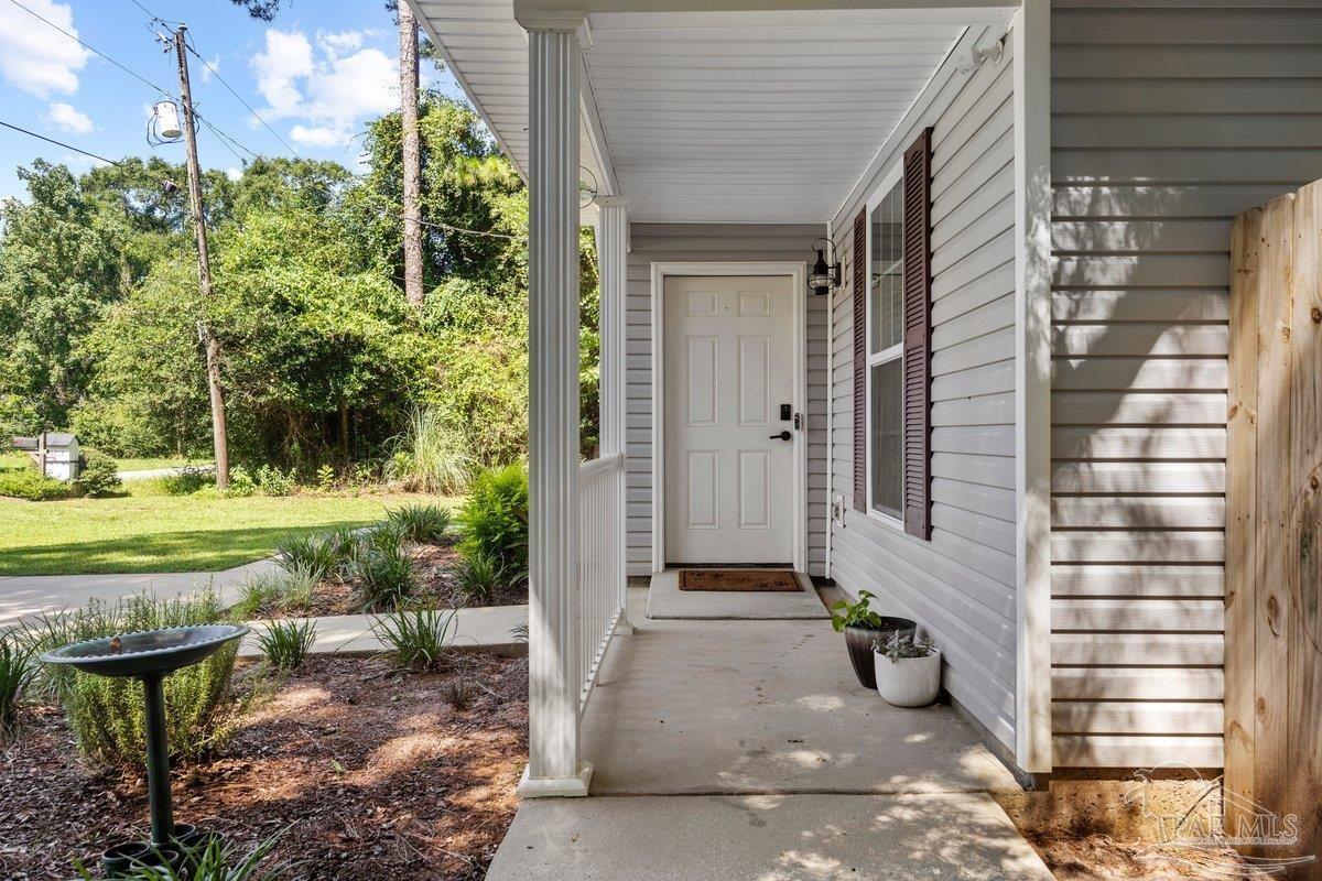 Property Photo: 6816 Trailride N FL 32570