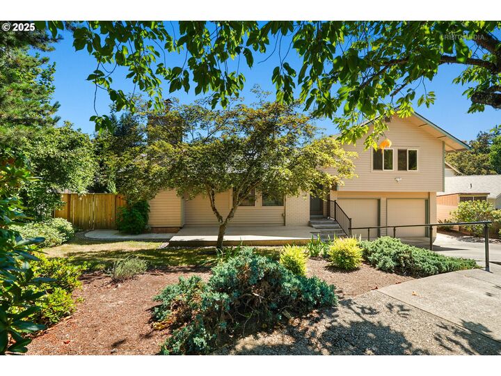 13135 SW Dartmoor Ct  Beaverton OR 97008 photo