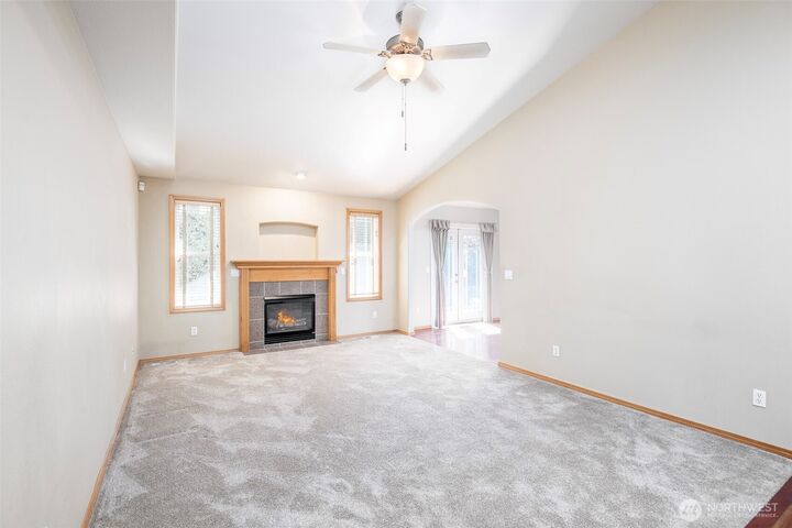 Property Photo: 2703 5th Street SW WA 98373