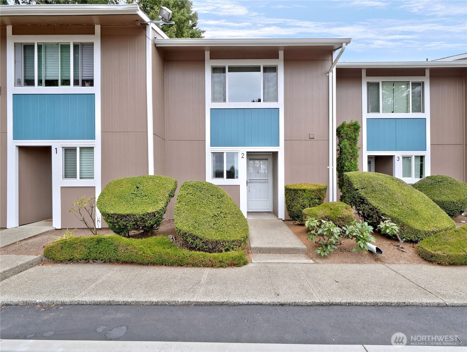Property Photo:  25406  106th Avenue SE E2  WA 98030 
