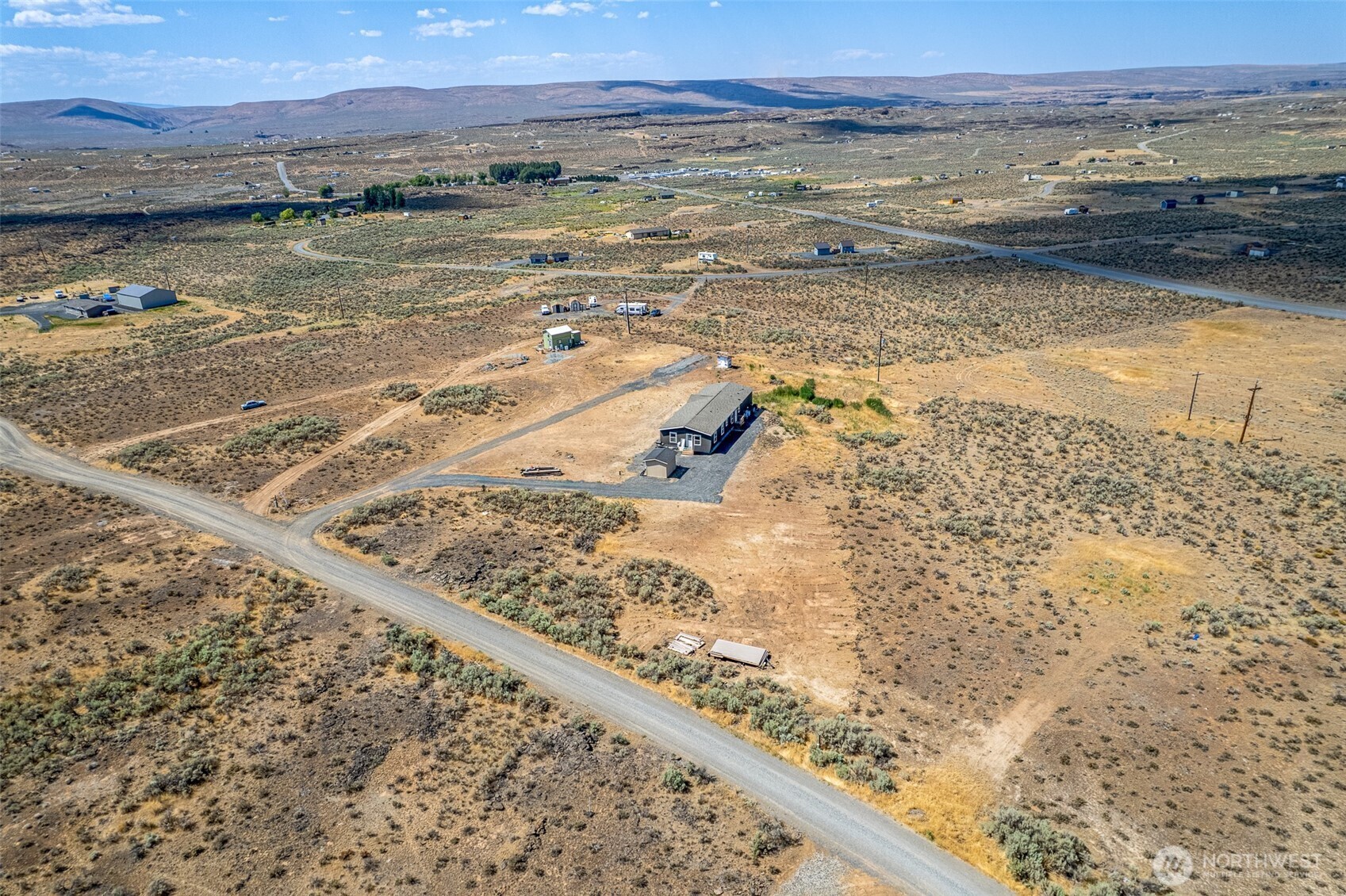 Property Photo: 910 Canyon Trail WA 98823