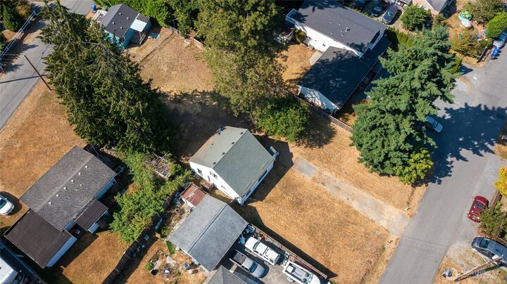 Property Photo: 6430 Elliott Way WA 98203