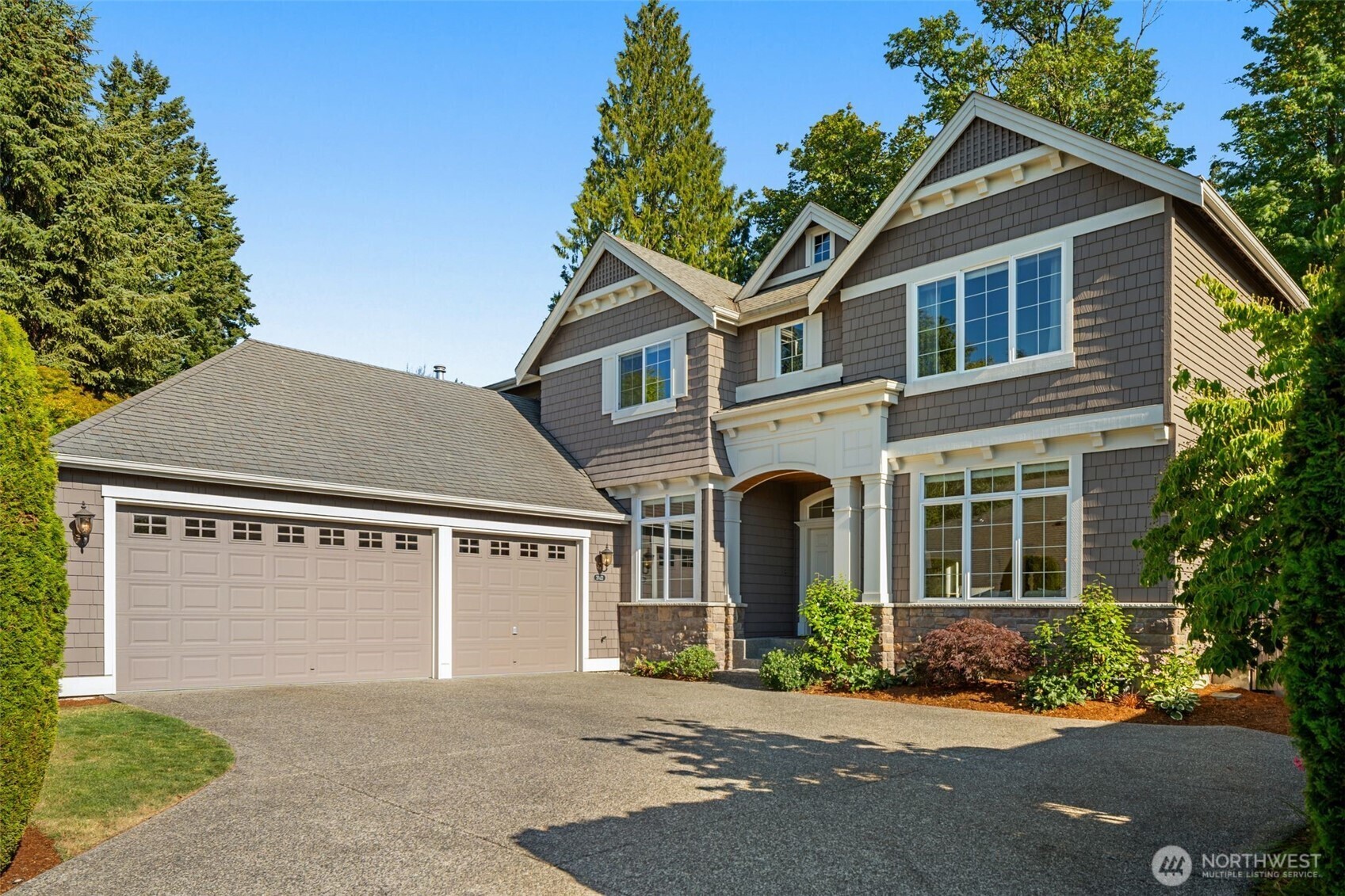 Property Photo: 2022 240th Place SE WA 98021