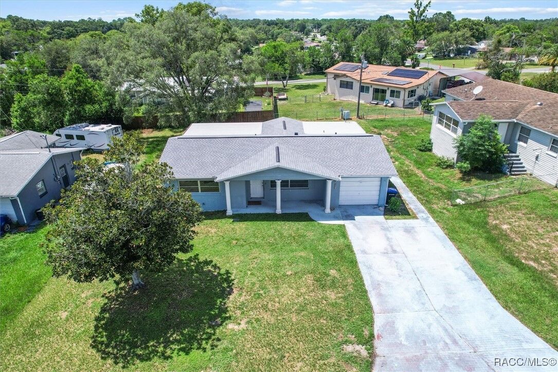 Property Photo:  302 S Monroe Street  FL 34465 