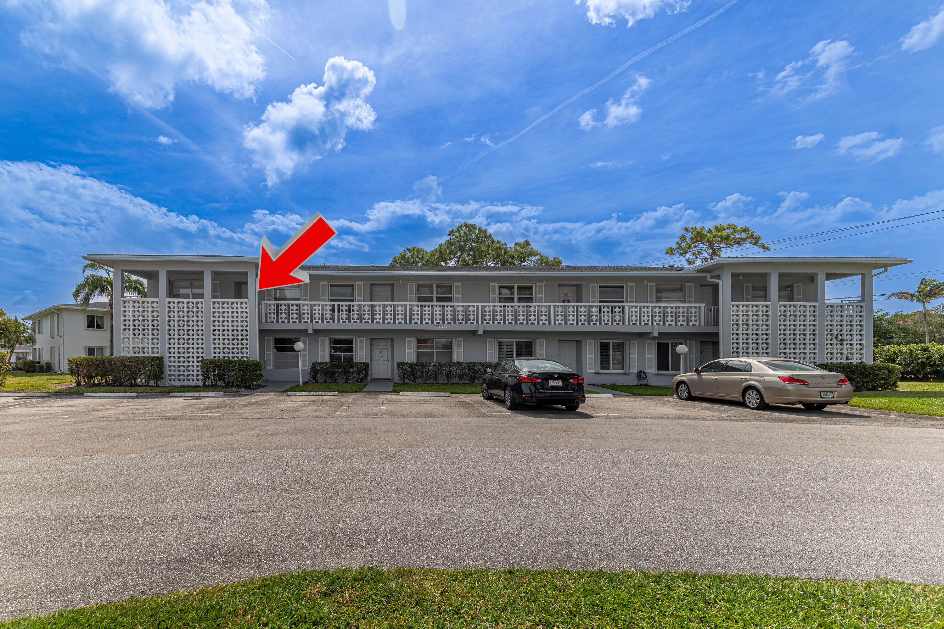 Property Photo:  2820 SW 15th Street 201  FL 33445 