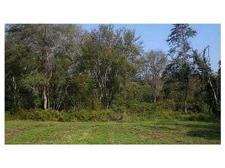 Property Photo:  0 Willow Avenue  RI 02837 