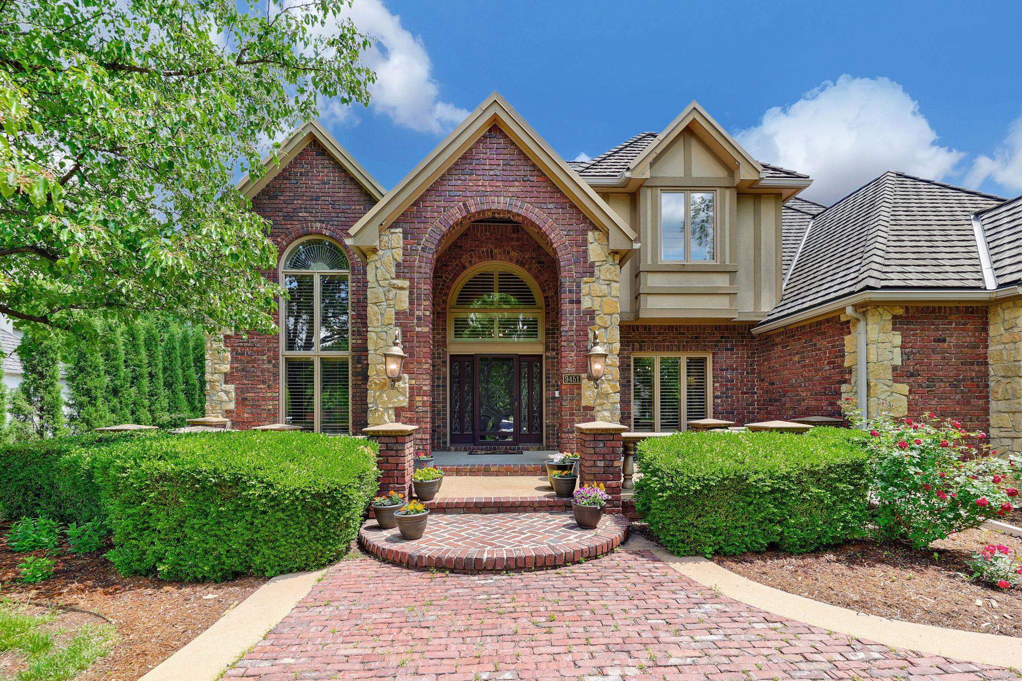 Property Photo: 9451 E Cross Creek Ct KS 67206