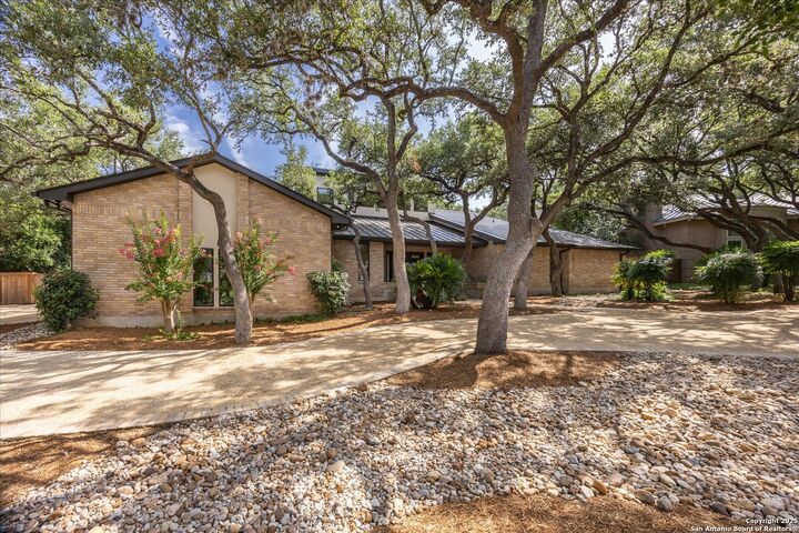 Property Photo: 515 Bluff Trl TX 78216