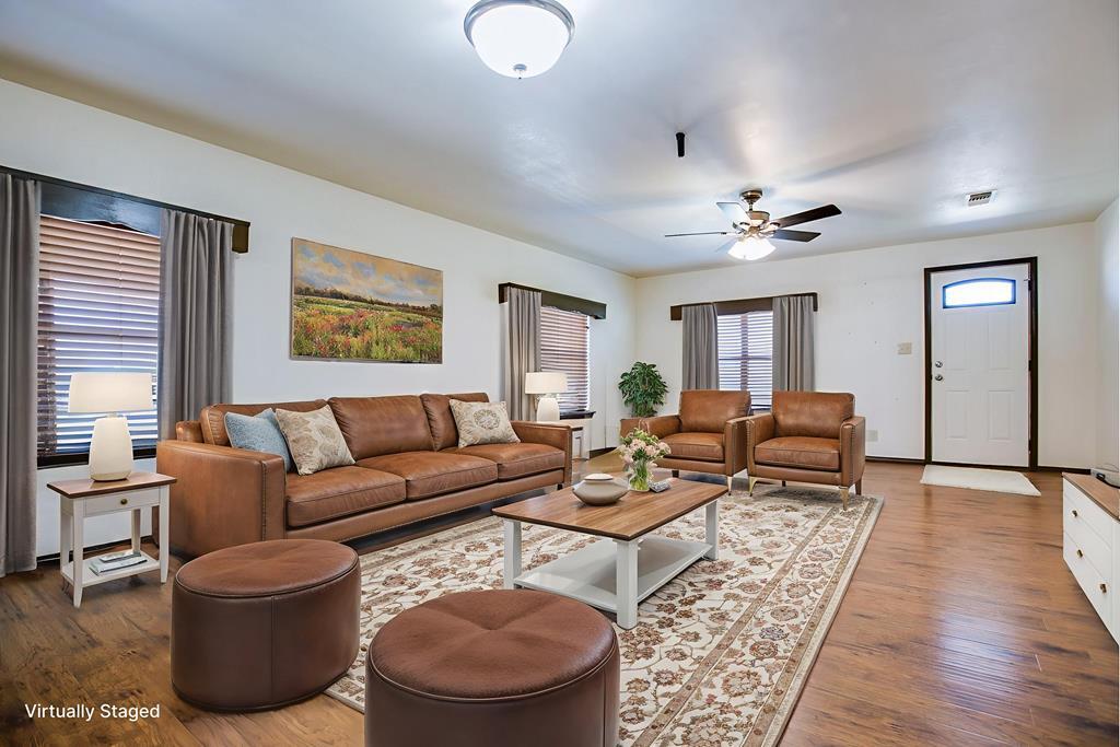 Property Photo:  972 Broadway St  TX 76940 