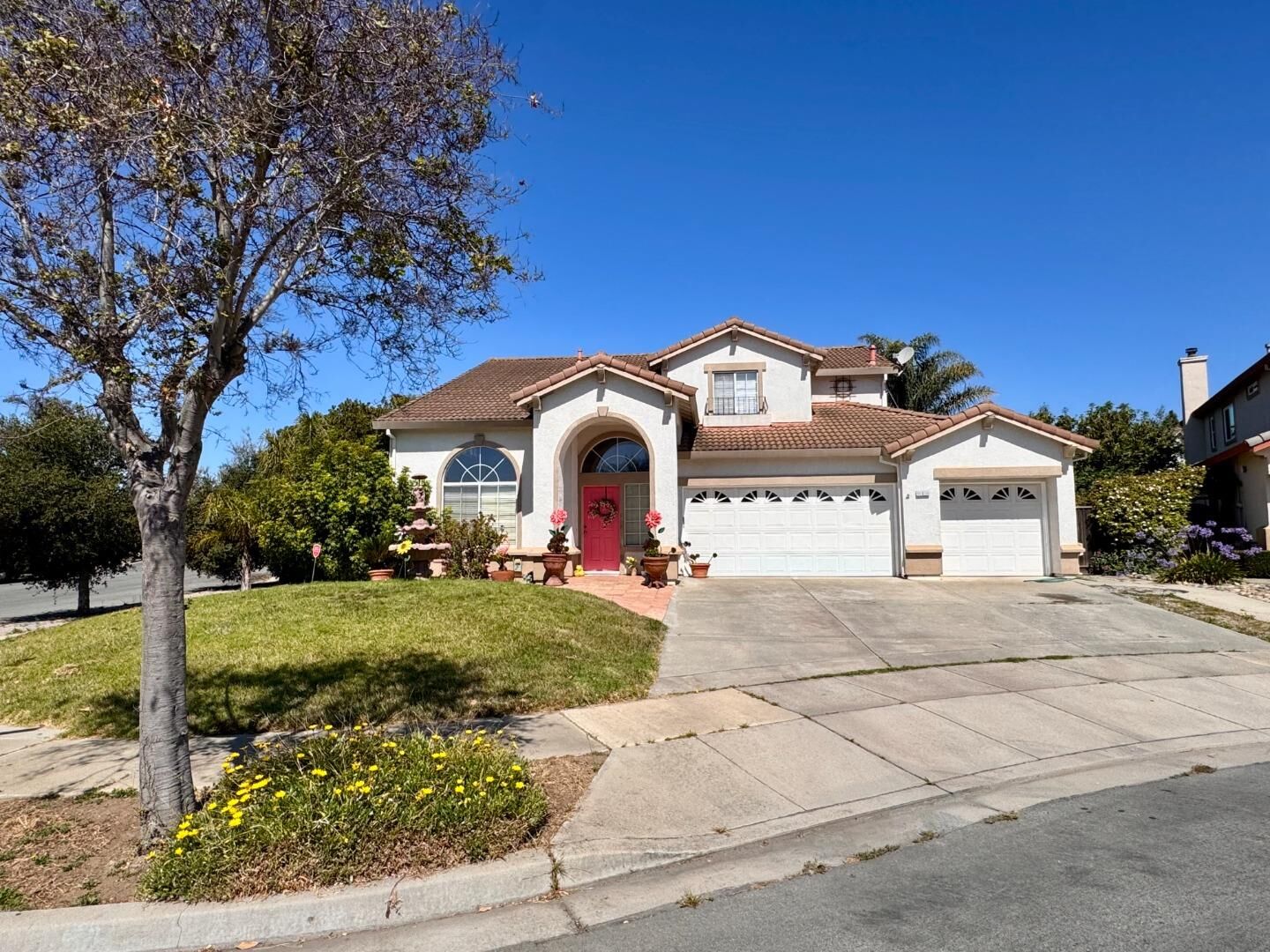 Property Photo:  1 Eliot Circle  CA 93906 