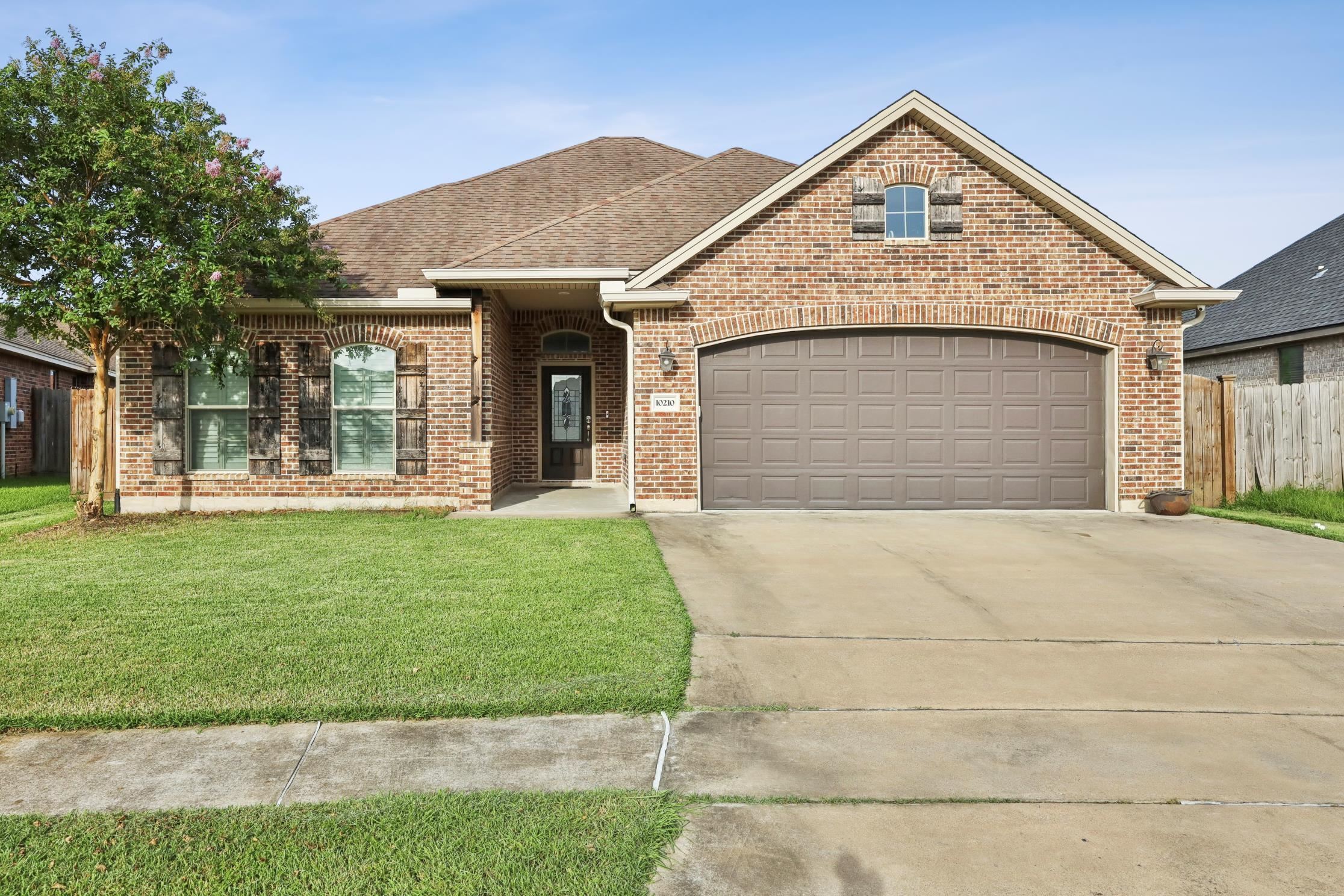 Property Photo: 10210 Shady Ranch Ln TX 77640-2090