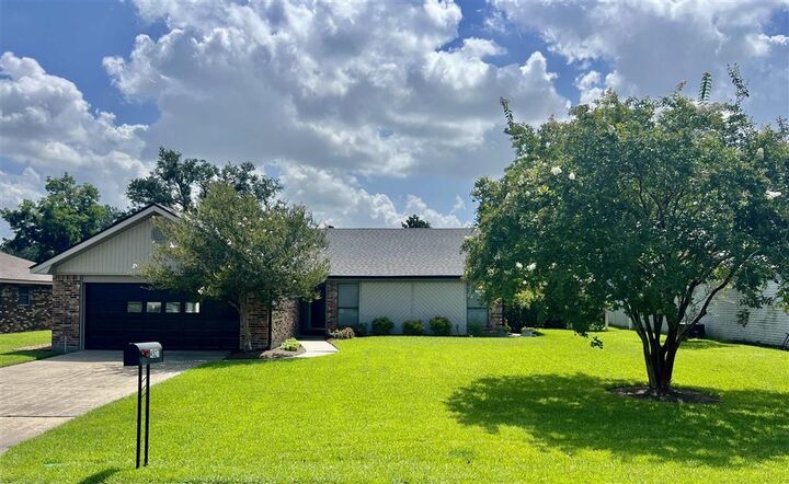Property Photo:  4527 W Meadow Lane W  LA 70605 