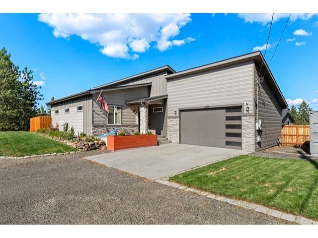 Property Photo: 3031 W Hartson Ave WA 99224