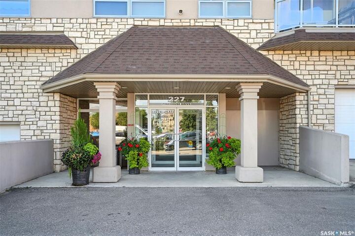 Property Photo: 227 Pinehouse Drive 105 SK S7K 6N9