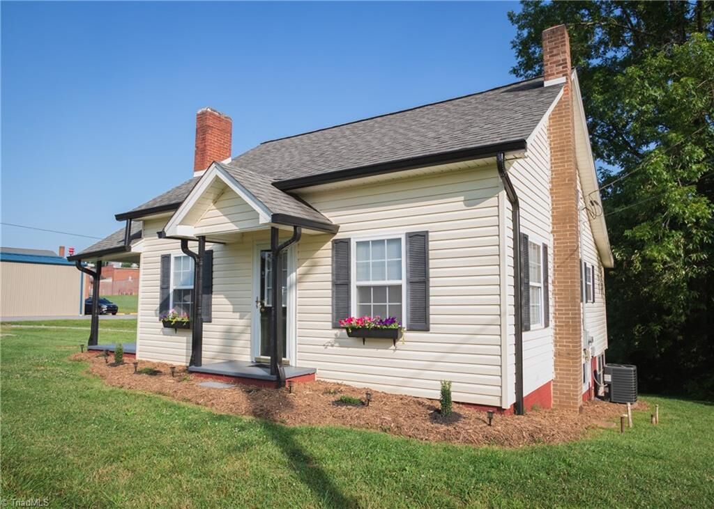 Property Photo:  5366 Mountain View Road  NC 28635 
