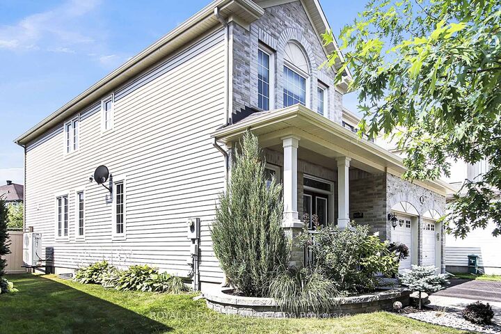 Property Photo: 936 Rossburn Crescent ON K2J 0Y5