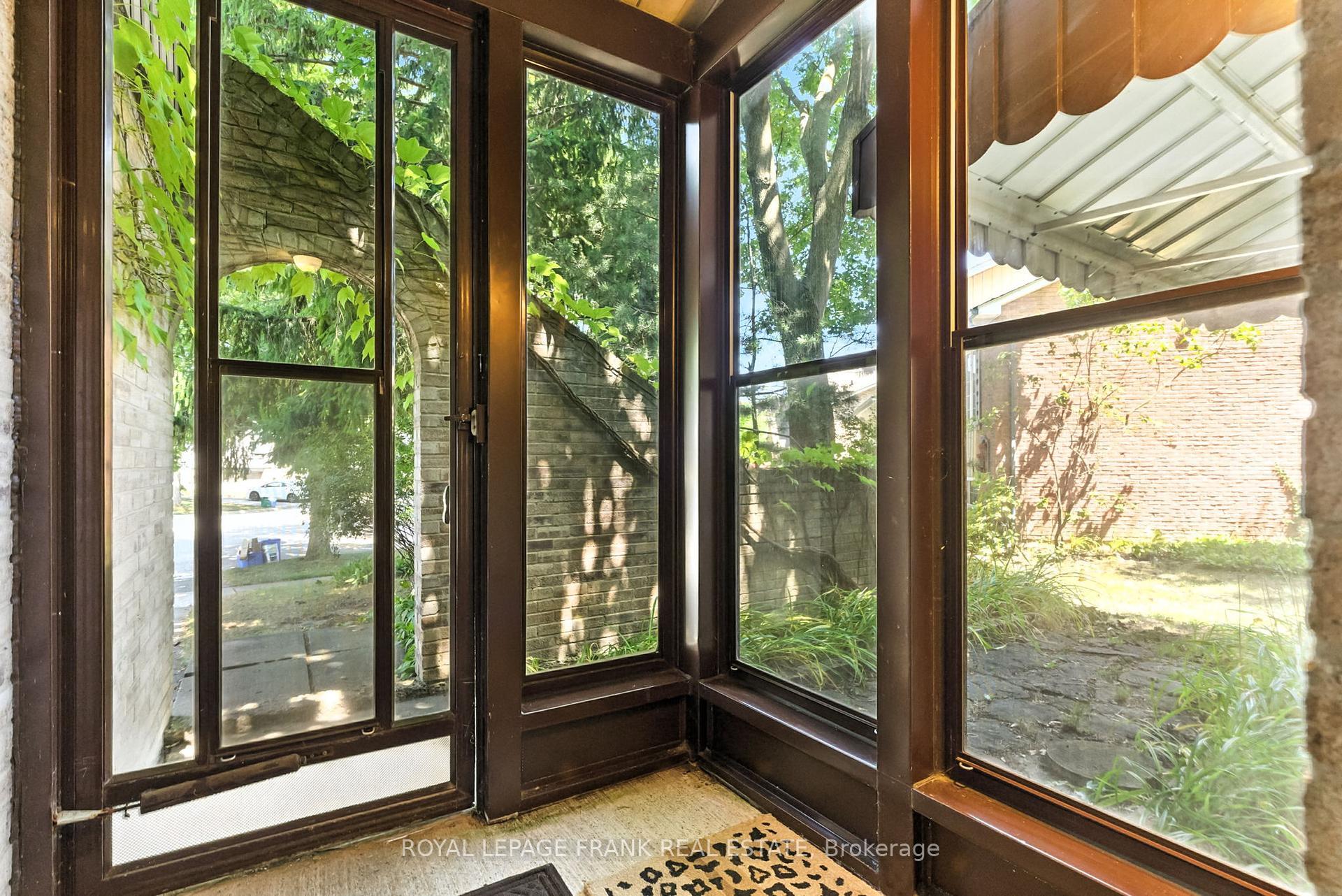 Property Photo:  124 Guthrie Crescent  ON L1P 1A7 
