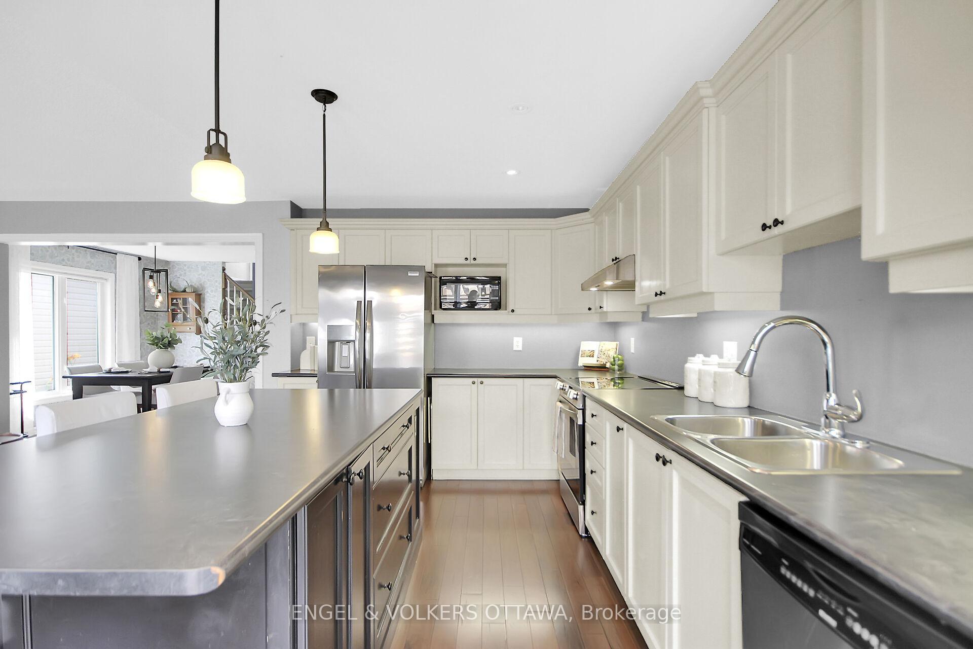 Property Photo:  2784 Grand Canal Street  ON K2J 0T2 