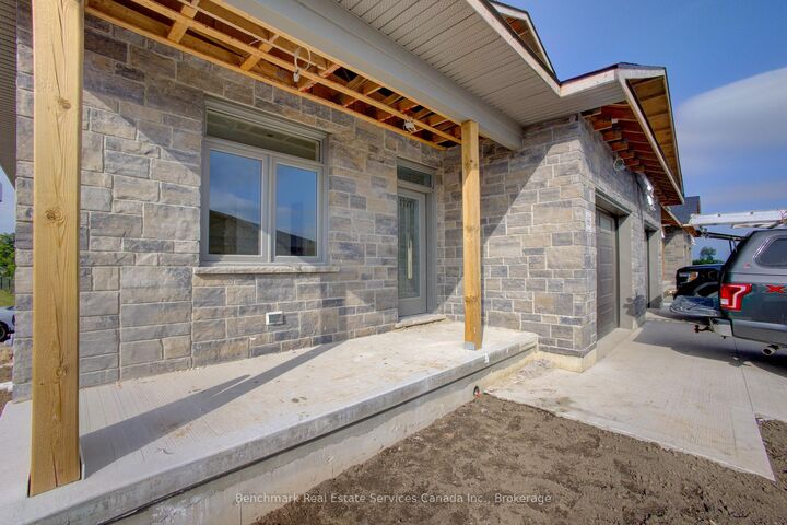 Property Photo: 62 Cavalier Crescent ON N0G 2R0